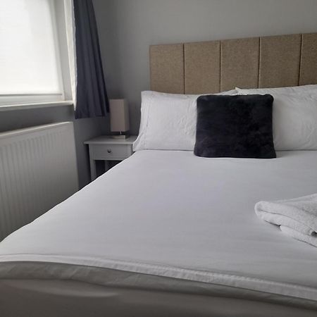 Bright 4-Bed House 15 Min To Manchester Centre Villa Esterno foto