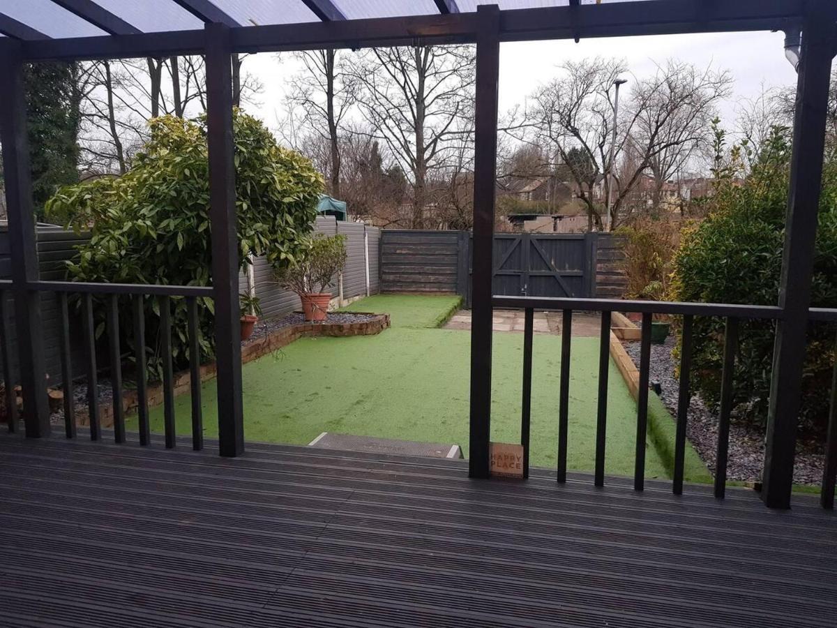 Bright 4-Bed House 15 Min To Manchester Centre Villa Esterno foto