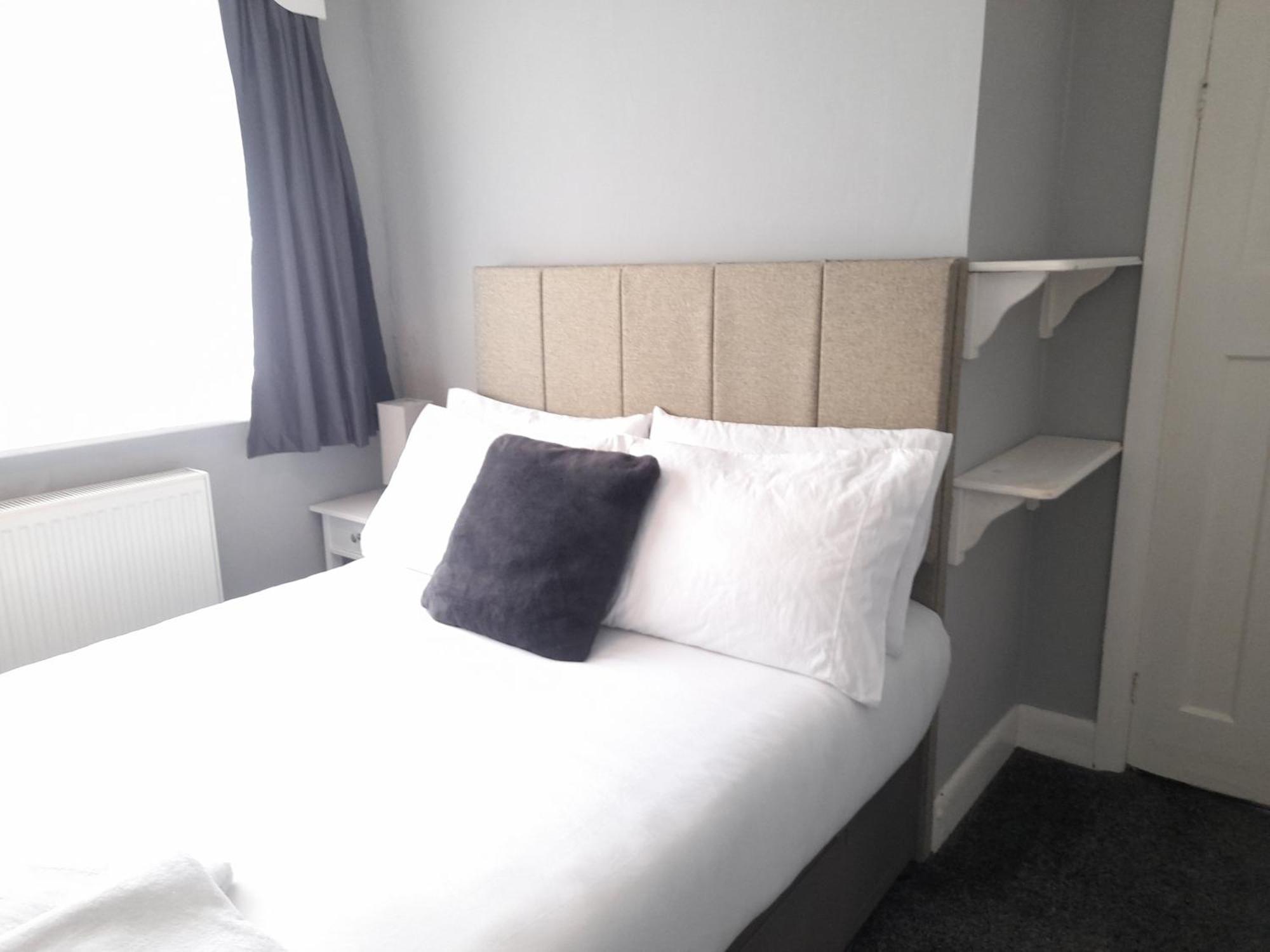 Bright 4-Bed House 15 Min To Manchester Centre Villa Esterno foto