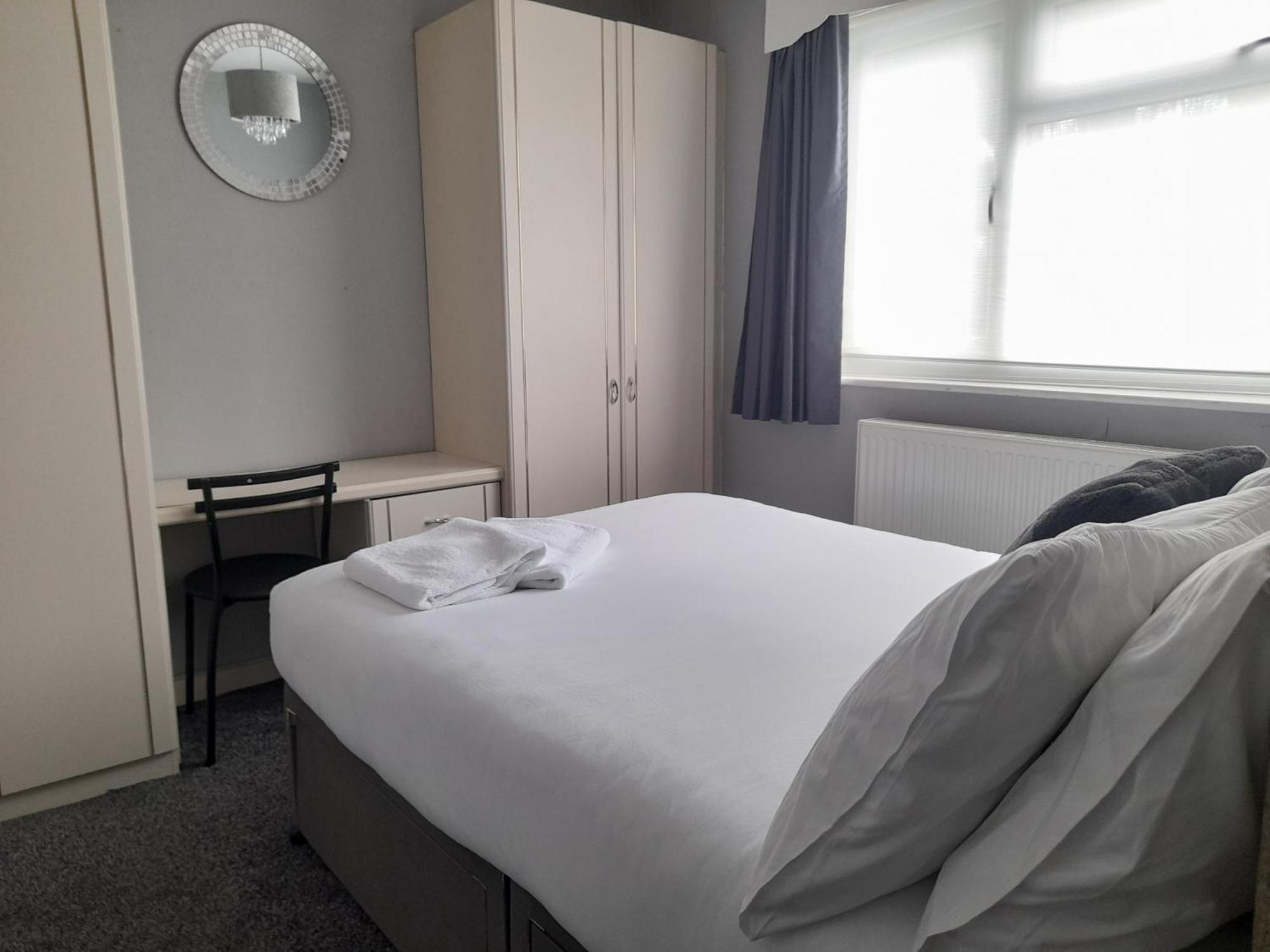 Bright 4-Bed House 15 Min To Manchester Centre Villa Esterno foto