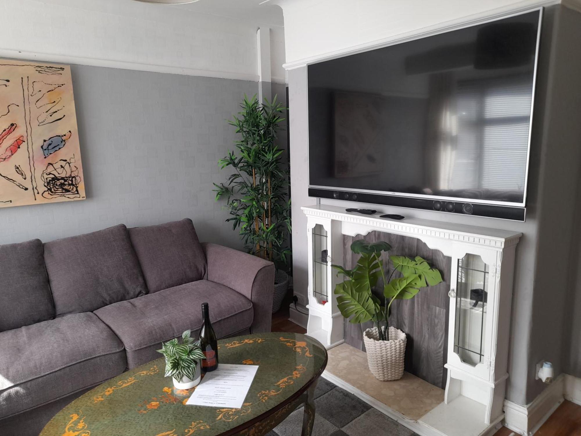 Bright 4-Bed House 15 Min To Manchester Centre Villa Esterno foto