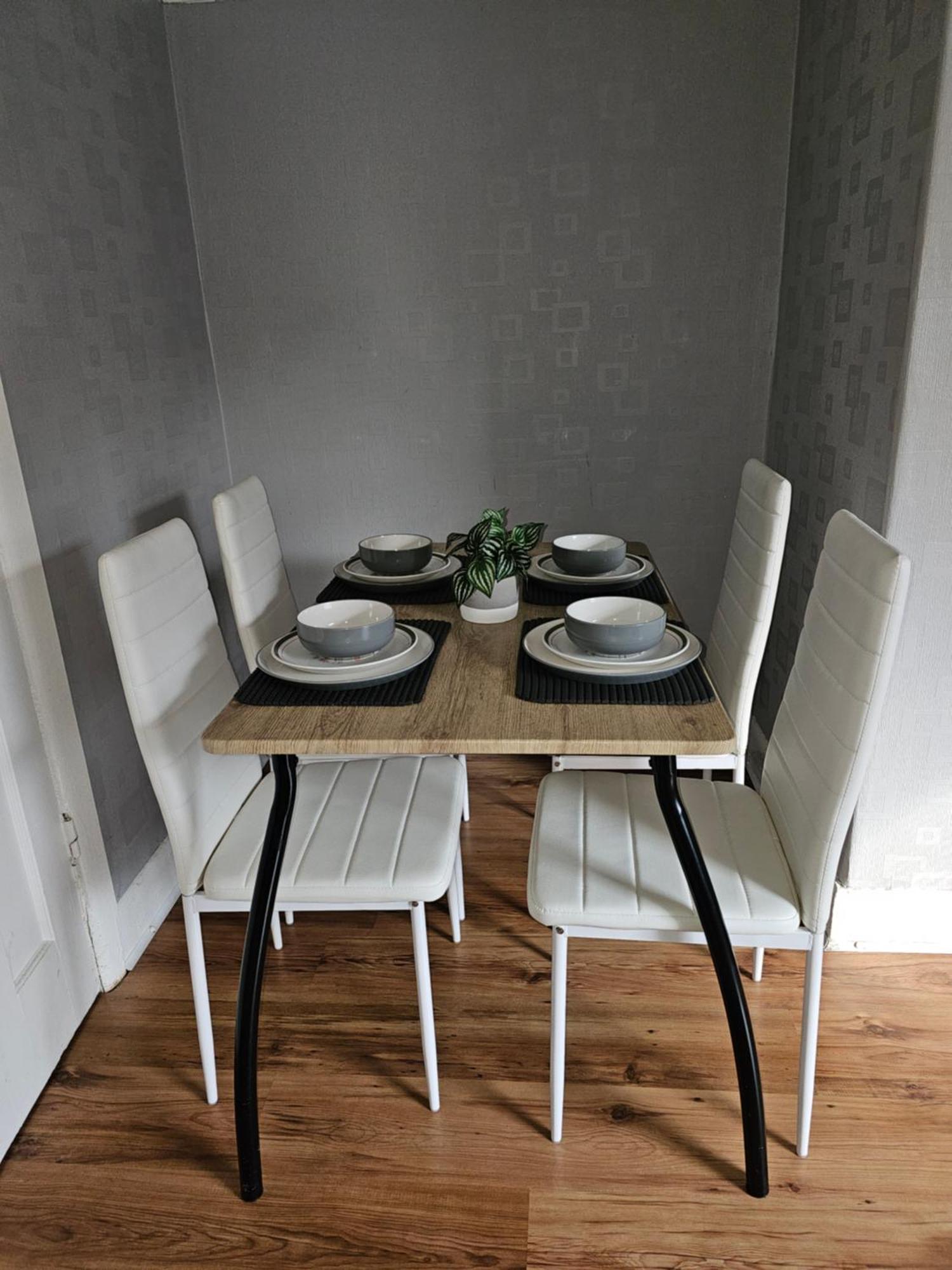Bright 4-Bed House 15 Min To Manchester Centre Villa Esterno foto